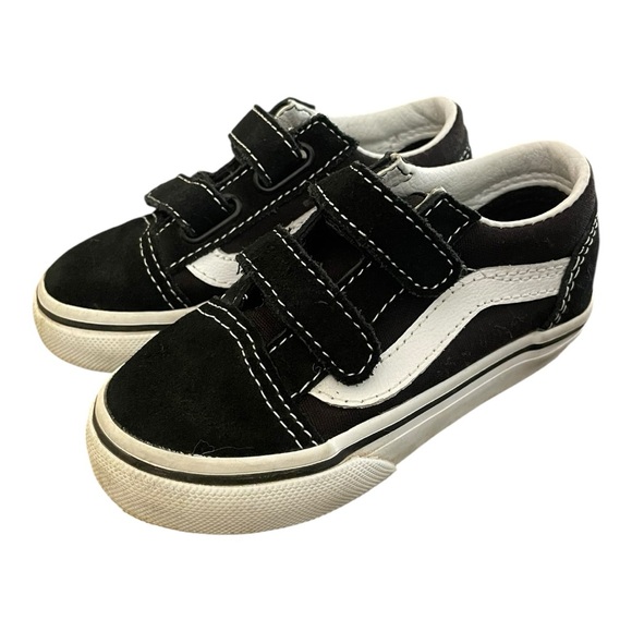 Vans toddler Black and White Velcro suede 
Sneakers unisex toddler size 7 - Picture 1 of 9